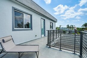 5 Mi to Beach: Luxe Home w/ Spa in Cape Coral!