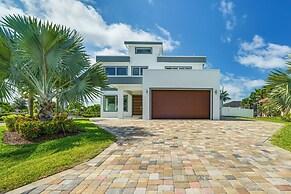 5 Mi to Beach: Luxe Home w/ Spa in Cape Coral!