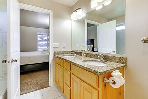 Hike, Golf & Ski: Family Home in South Jordan