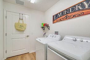 Furnished Lanai & Golf Cart: the Villages Home!