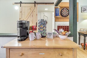 Hike & Golf: Family Home w/ Balcony in Pinetop!