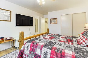 Hike & Golf: Family Home w/ Balcony in Pinetop!