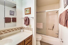 Hike & Golf: Family Home w/ Balcony in Pinetop!