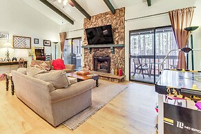 Hike & Golf: Family Home w/ Balcony in Pinetop!
