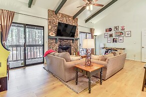 Hike & Golf: Family Home w/ Balcony in Pinetop!