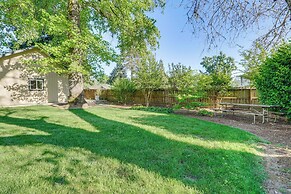 Welcoming Grants Pass Retreat - Walk to Park!