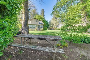 Welcoming Grants Pass Retreat - Walk to Park!