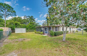 13 Mi to Hudson Beach: Spring Hill Home w/ Lanai