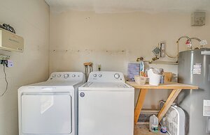 13 Mi to Hudson Beach: Spring Hill Home w/ Lanai