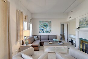 Overlooking Ski Slopes: Sugar Mountain Condo!