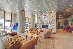 Overlooking Ski Slopes: Sugar Mountain Condo!