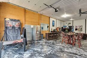 5-acre Graceland Family Home in West Des Moines