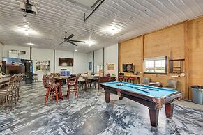 5-acre Graceland Family Home in West Des Moines