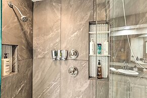 5-acre Graceland Family Home in West Des Moines