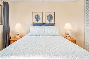 Menehune Shores, #517 1 Bedroom Condo by RedAwning