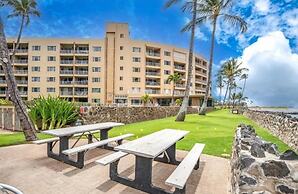 Menehune Shores, #517 1 Bedroom Condo by RedAwning