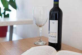 Green Hills Apartment