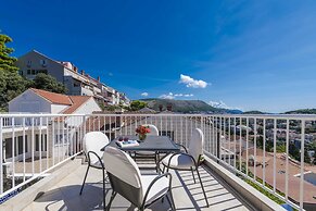 Green Hills Apartment