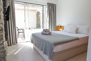 Cala Vadella Beachwalk Suites
