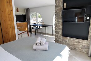 Cala Vadella Beachwalk Suites