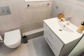 Exarhia Silver Moon with Acropolis View