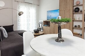 Exarhia Silver Moon with Acropolis View