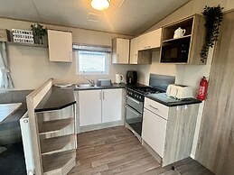 Immaculate 3-bed Static Caravan in Skegness