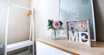 2 Bed 1 Bath Town Center Apartment