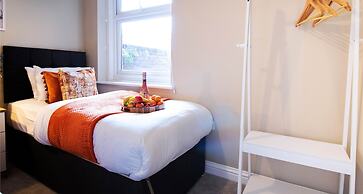 2 Bed 1 Bath Town Center Apartment