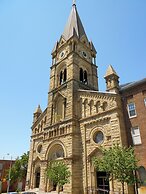 2 Bed 1 Bath Town Center Apartment