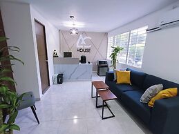 AC - House Laureles - Self Checking