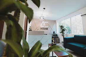 AC - House Laureles - Self Checking