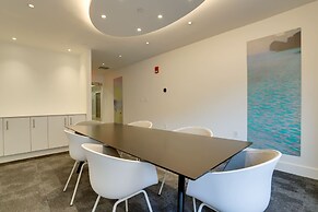 Fantastic Apt with City View at Ballston