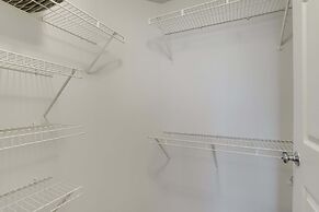 Fantastic Apt with City View at Ballston