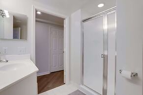 Fantastic Apt with City View at Ballston