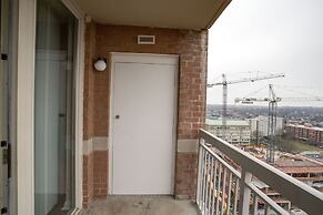 Fantastic Apt with City View at Ballston