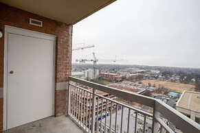 Fantastic Apt with City View at Ballston