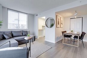 Fantastic Apt with City View at Ballston