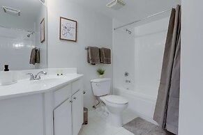 Fantastic Apt with City View at Ballston