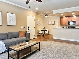 Relaxing 2-br Apt With Pool Hot Tub Gym