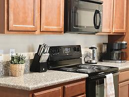 Relaxing 2-br Apt With Pool Hot Tub Gym