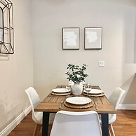 Relaxing 2-br Apt With Pool Hot Tub Gym