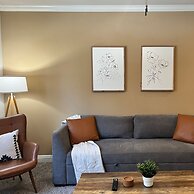 Relaxing 2-br Apt With Pool Hot Tub Gym