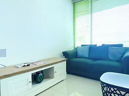 Good And Homey 2Br At Grand Kamala Lagoon Apartment