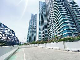Good And Homey 2Br At Grand Kamala Lagoon Apartment