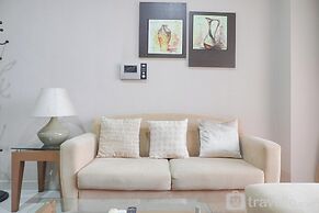 Comfort And Simply Look 1Br At Bellezza Apartment