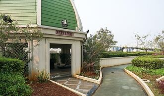 Comfort And Simply Look 1Br At Bellezza Apartment