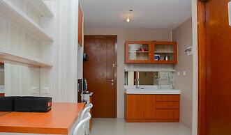 Comfortable 1Br At Signature Park Grande Near Cawang Station Apartment