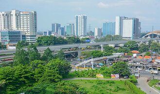 Comfortable 1Br At Signature Park Grande Near Cawang Station Apartment