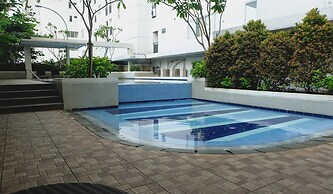 Comfy And Homey 2Br At Bassura City Apartment